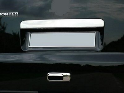 Накладка на крышку багажника с двойной задней дверью (нерж.) 1 шт VW T5 CARAVELLE 2004 - 2010 ― PEARPLUS.ru